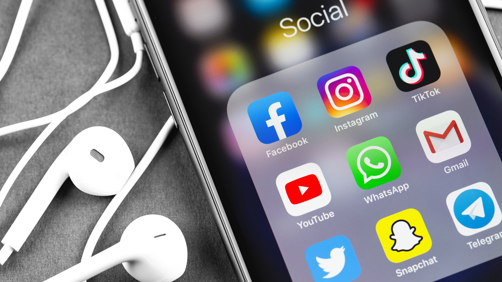 Why You Need To Stop Closing Apps On Your iPhone