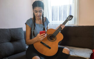 5 iPhone Apps That Can Teach You An Instrument