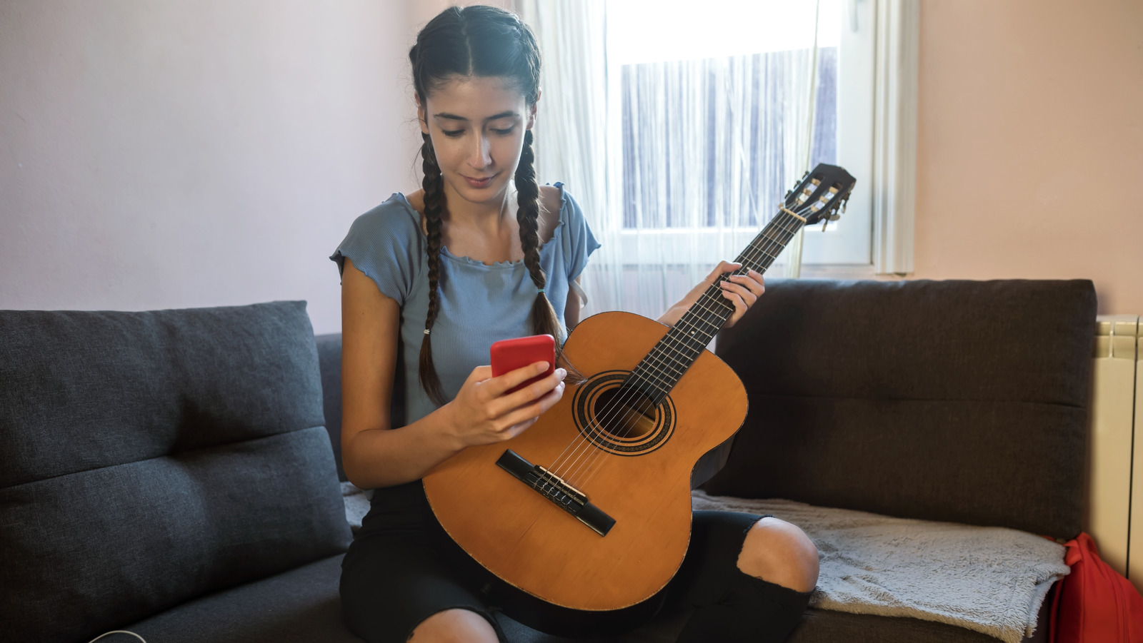 5 iPhone Apps That Can Teach You An Instrument