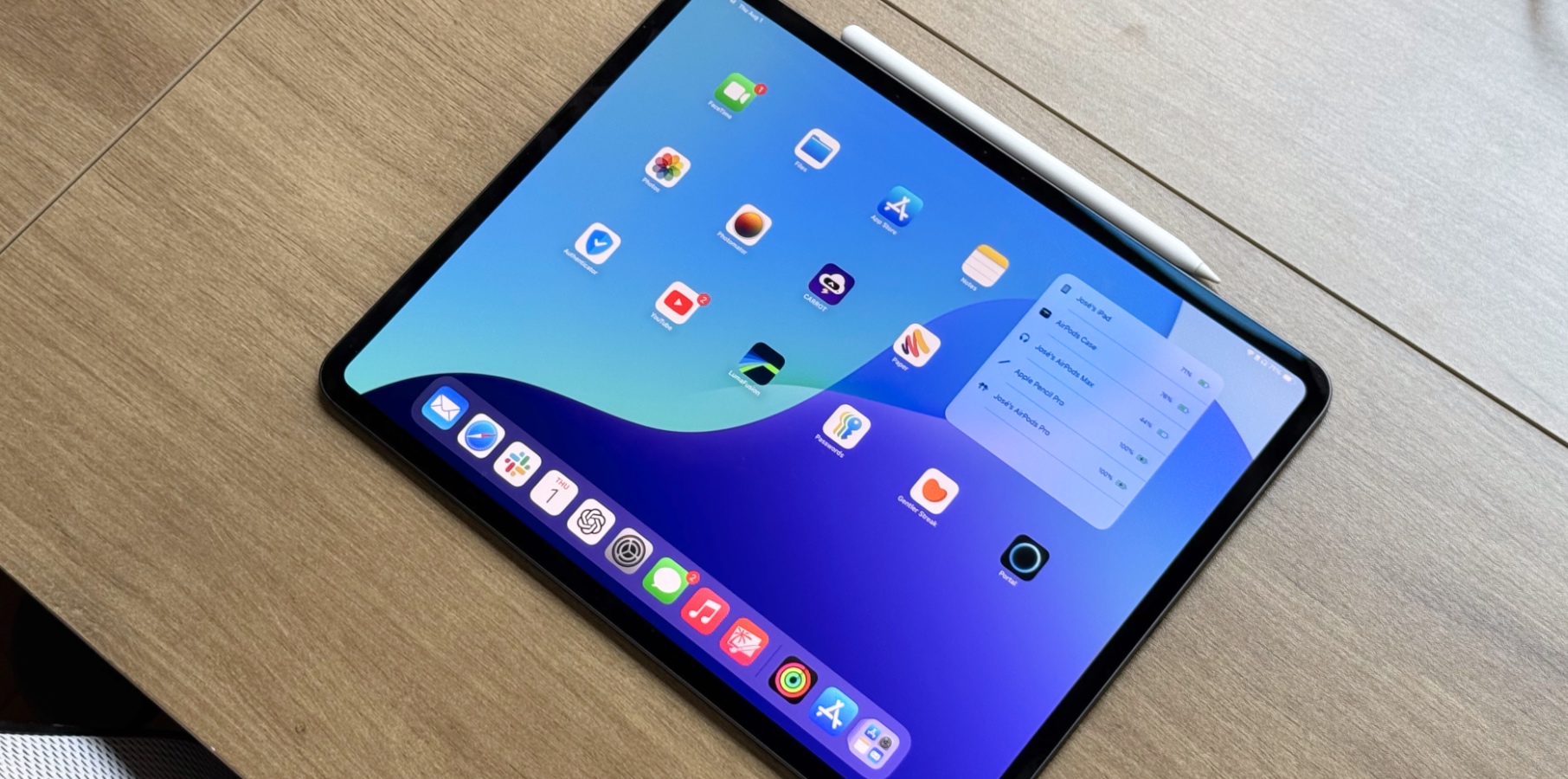 M4 iPad Pro Home Screen running iPadOS 18