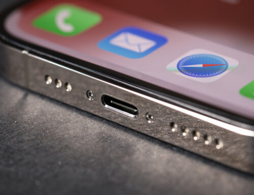 This Best Selling Amazon USB-C Port Accessory Lets Your iPhone Use USB Drives