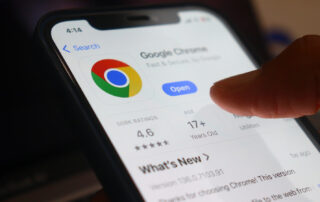 Apple Is Warning iPhone Users To Stop Using This Popular Browser