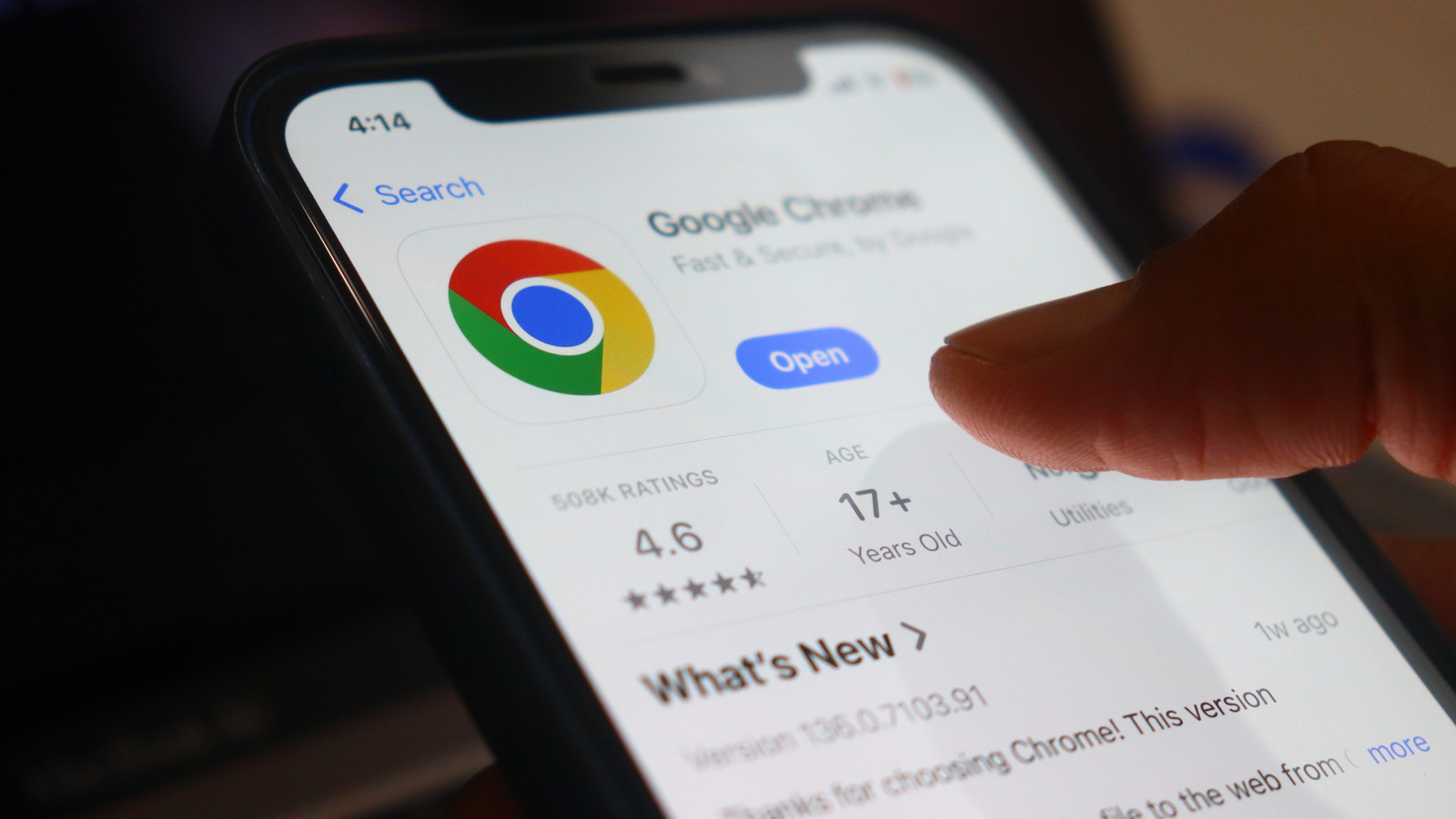 Apple Is Warning iPhone Users To Stop Using This Popular Browser