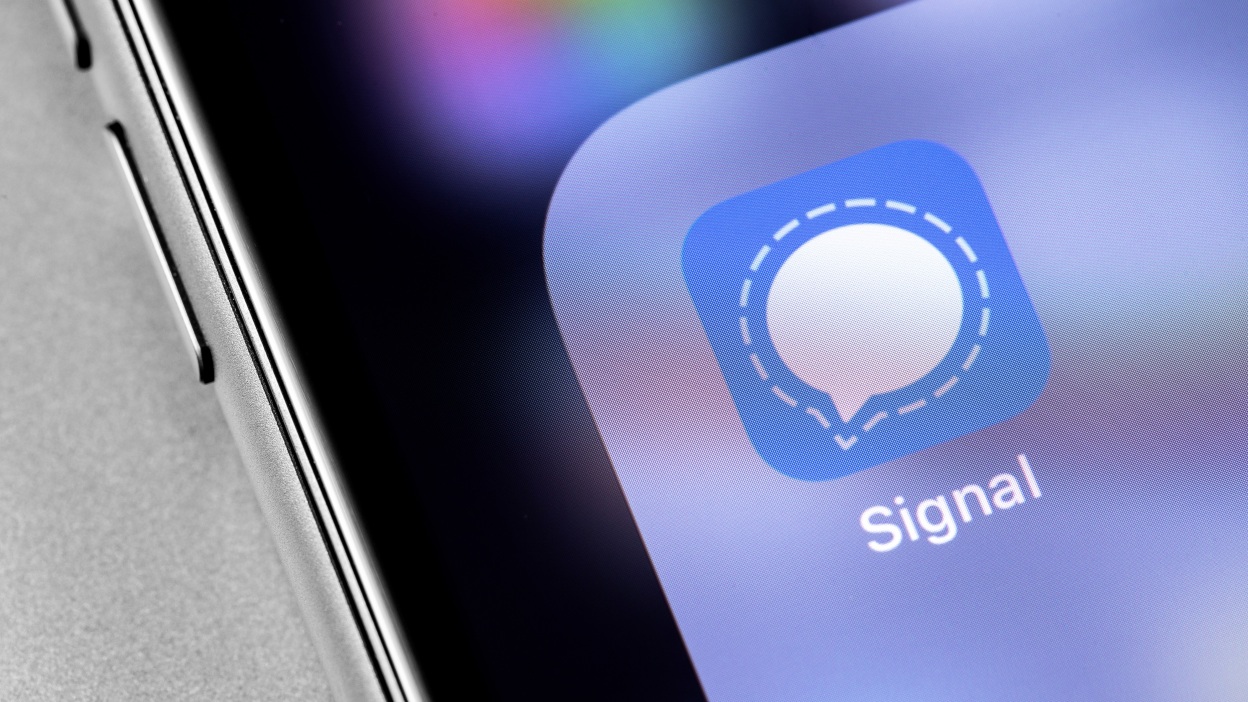 signal app on iphone
