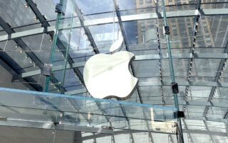 Report: Analyst Shatters Expectations of an All-Glass iPhone